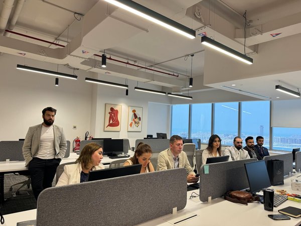 Approches créatives pour mettre en place un programme de renforcement des compétences pour les professionnels seniors